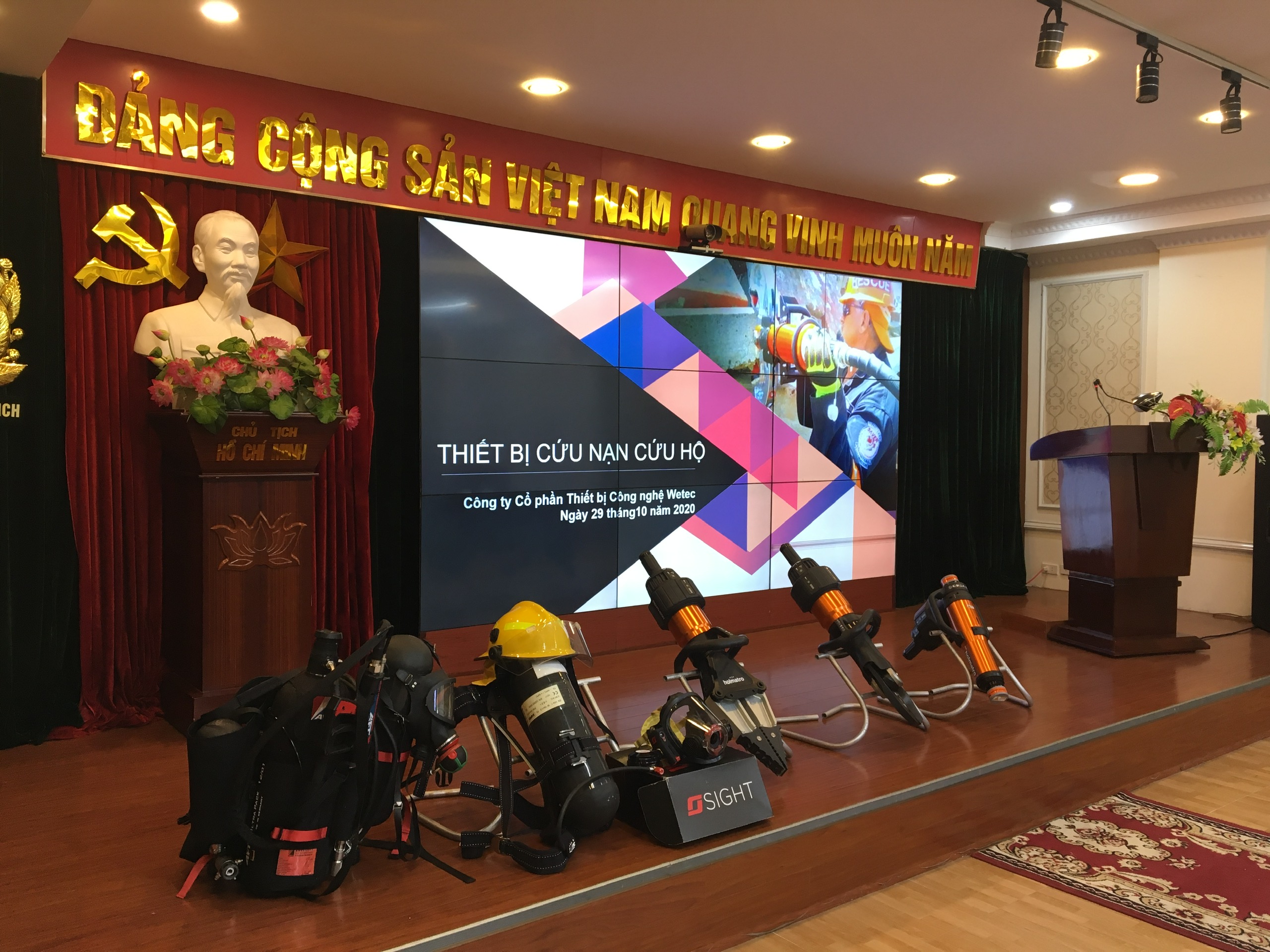 GIỚI THIỆU SẢN PHẨM TIÊN TIẾN PHỤC VỤ CÔNG TÁC PCCC VÀ CNCH